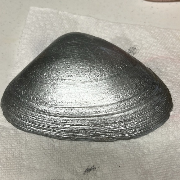 Hand Crafted Black & White Floral Shell Trinket Dish - Picture 5 of 10